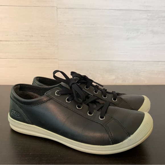 Keen Lorelai Sneakers - Picture 1 of 11